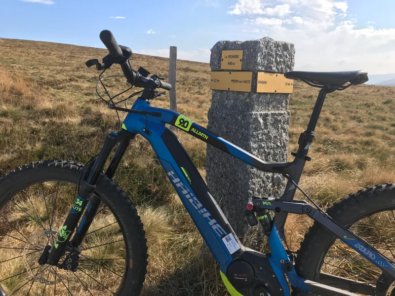 VTT Les deux cols (circuit n°63) · Saint-Pierre-la-Bourlhonne