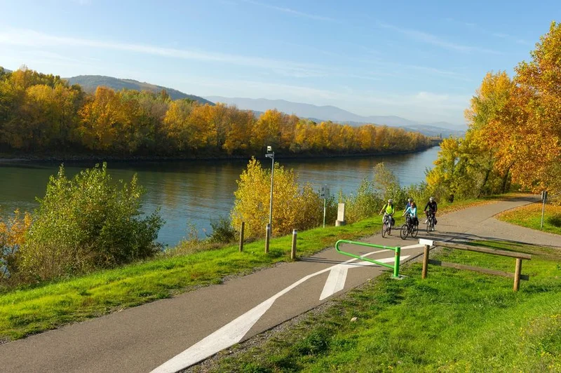 Vélo de route ViaRhôna à vélo - Étape 12 - Sablons / Serrières > Tournon-sur-Rhône / Glun · Sablons