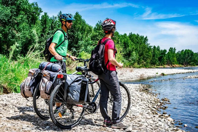Vélo de route Via Allier (V70) - La Véloroute de l'Auvergne - A vélo le long de la rivière Allier de Nevers à Langogne en 7 jours · Nevers
