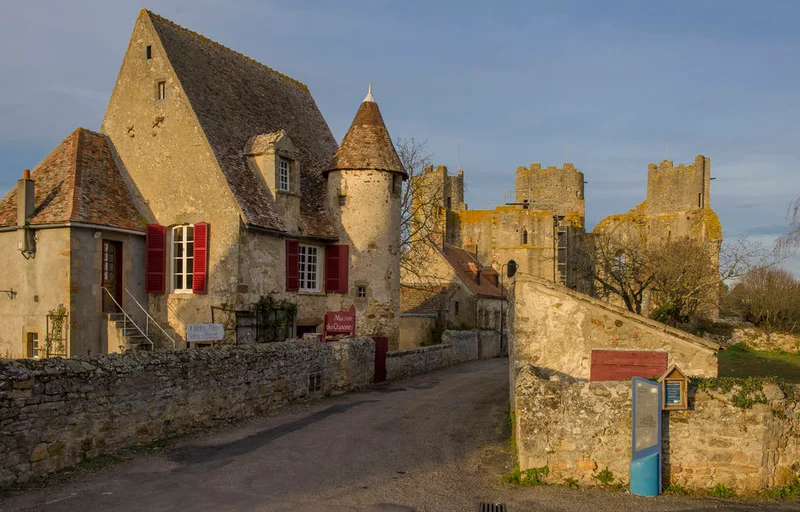 Vélo de route Cité médiévale en bocage - variante par St-Menoux · Bourbon-l'Archambault