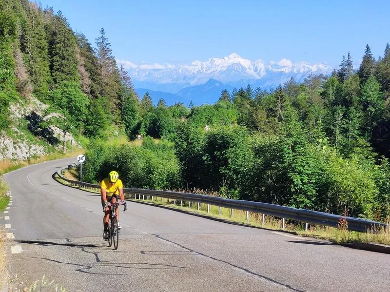 Vélo de route Col de la Faucille depuis Gex · Gex