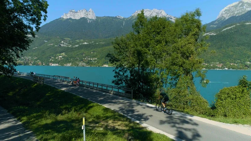 Vélo de route Tour des Bauges à vélo - Sources du Lac d'Annecy - De Val de Chaise à Doussard · Val de Chaise