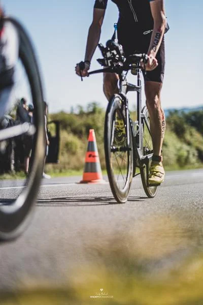 Vélo de route Randonnée cyclo touristique dans la Montagne Bourbonnaise · Le Mayet-de-Montagne