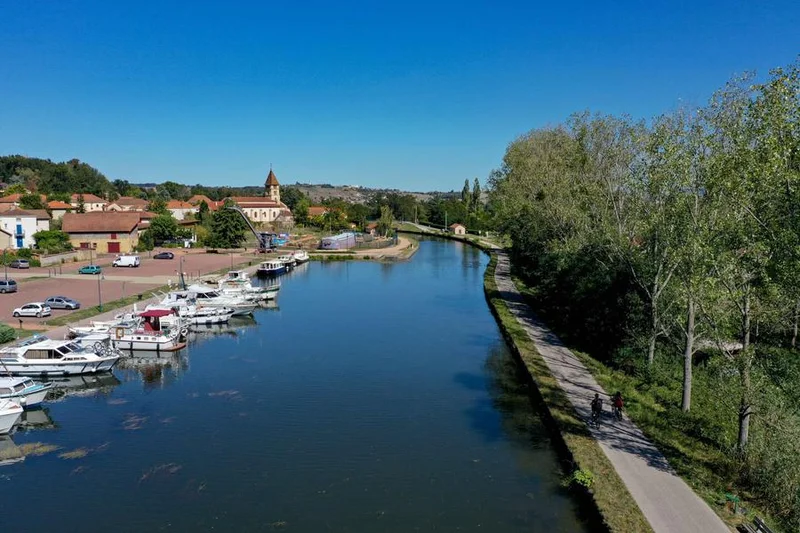 Vélo de route Entre Véloire et Villages de Caractère - 2J/1N - En boucle à partir de Roanne · Roanne