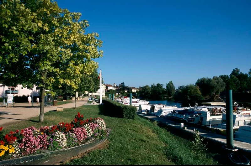 Vélo de route Itinérance L'Ain à Vélo - La Bresse, étranges sarrasines (3 jours) · Pont-de-Vaux