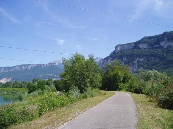 Vélo de route La Belle Via en 8 jours : véloroute Annecy, Chambéry, Grenoble, Romans · Annecy