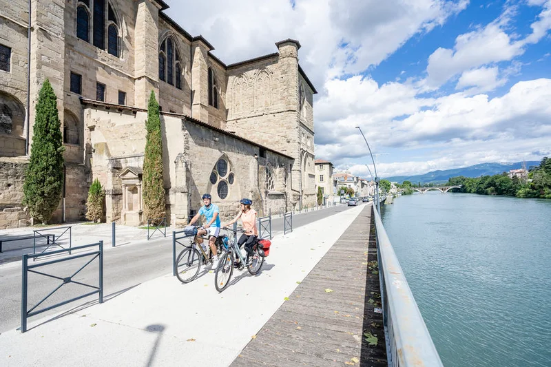 Vélo de route La Belle Via - Etape 8 - Romans-sur-Isère > Valence · Châteauneuf-sur-Isère