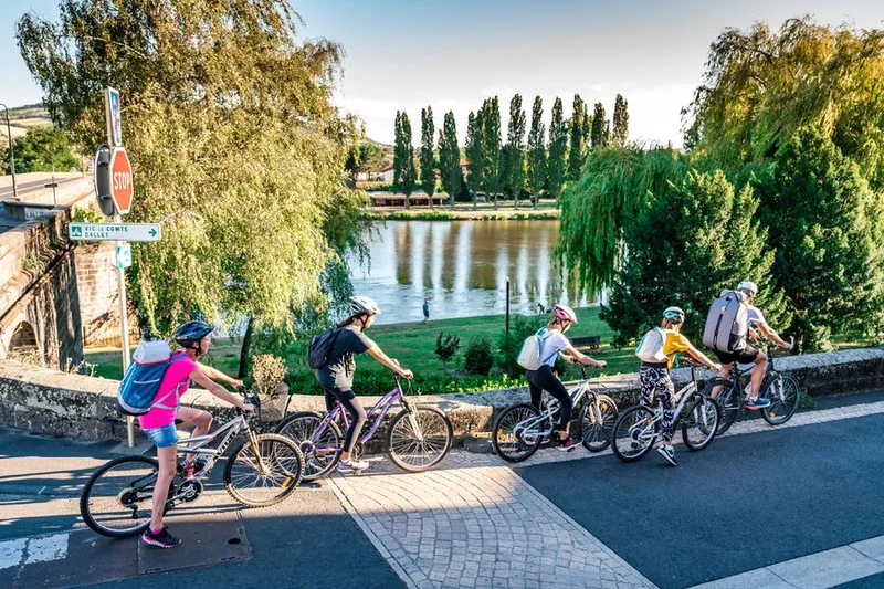 Vélo de route Via Allier à vélo - Étape 08 - Pont-du-Château > Vic-le-Comte · Pont-du-Château