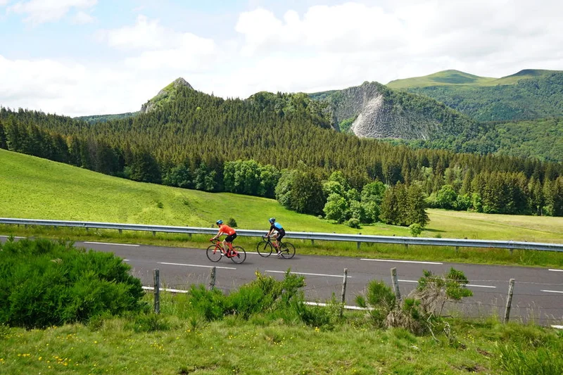 Vélo de route Circuit d'Orcival au Guéry - Volcans et architecture (boucle cyclo n°12) · Rochefort-Montagne