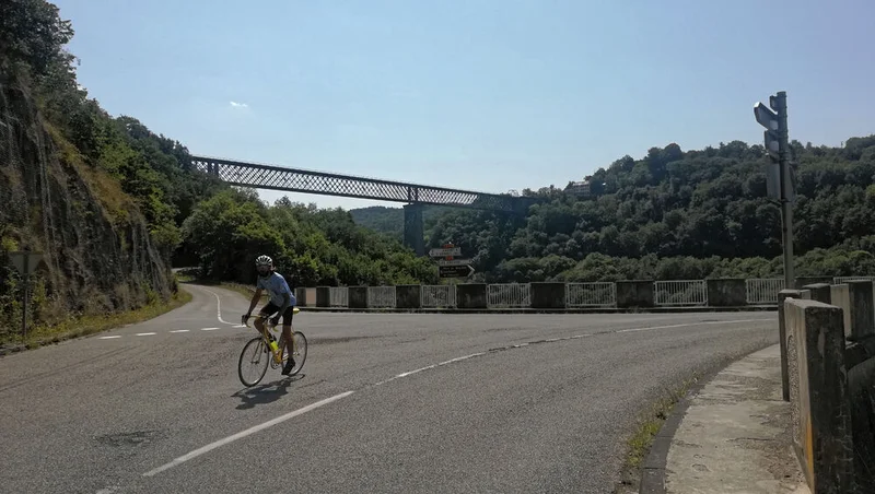 Vélo de route Circuit des Combrailles - Autour du plan d'eau des Fades-Besserve (boucle cyclo n°1) · Les Ancizes