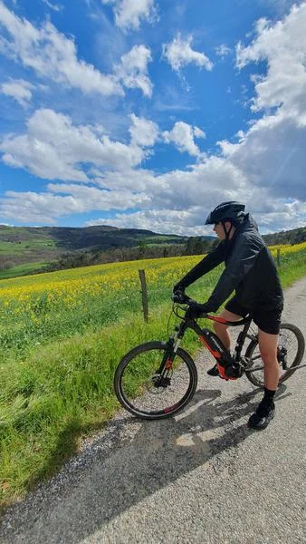 Vélo de route Terres vallonnées, chargées d'Histoire · Alboussière