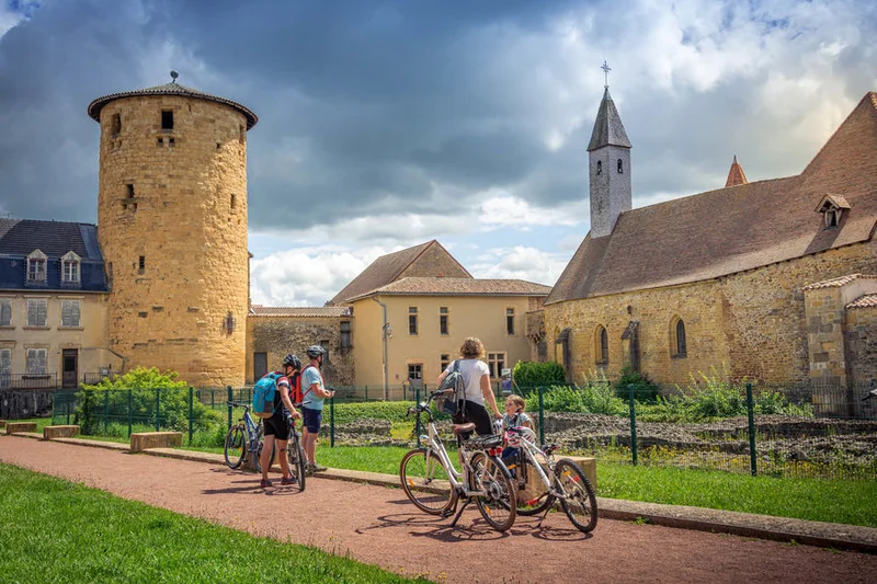Vélo de route Boucle cyclable R1 : Du Charluais au Brionnais · Charlieu