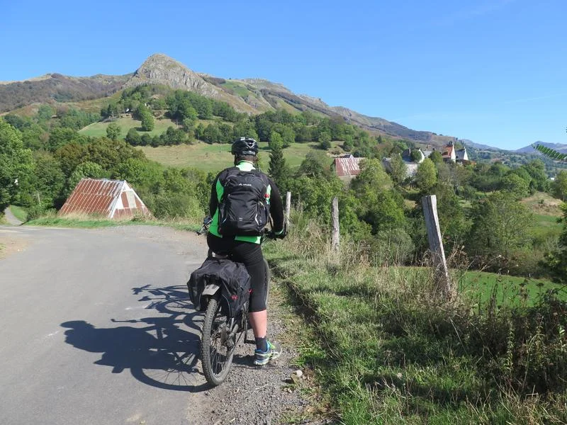 VTT La Vallée de la Jordanne en VTTAE ou VTCAE · Saint-Julien-de-Jordanne