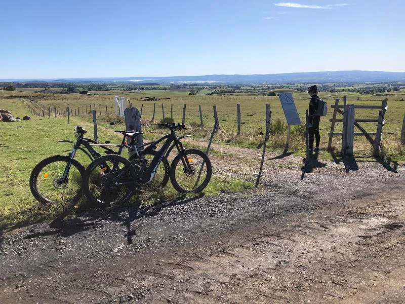 VTT Les Sonnailles du Puy de Bâne en VTTAE ou VTCAE · Pailherols