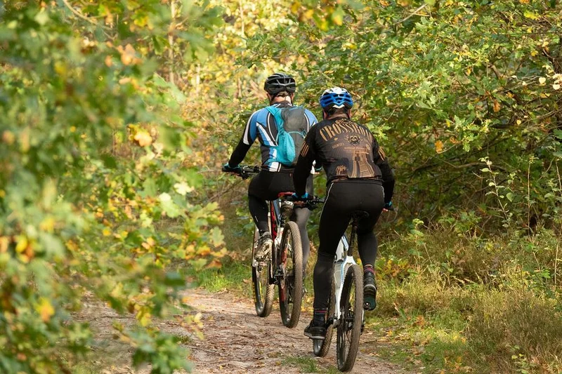 VTT VTT - Basse vallée de la Cère · Vic-sur-Cère