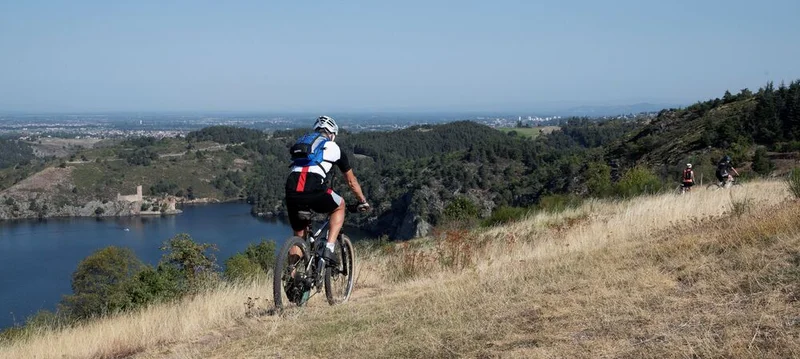 VTT VTT N°102 Du Pertuiset aux Révotes · Unieux