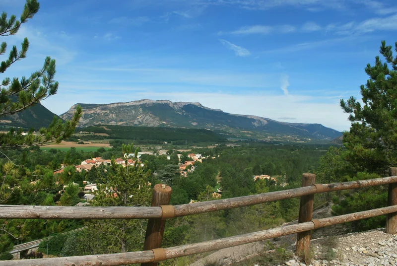 Randonnée Le Vieil Eyguians (N°19) · Eyguians