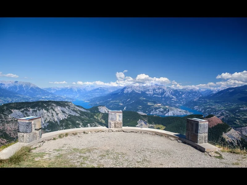 Randonnée Mont Colombis par Théus · Théus