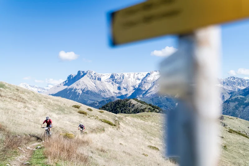 VTT Grand Tour de Céüse (VTT n°40 noir) · La Roche-des-Arnauds