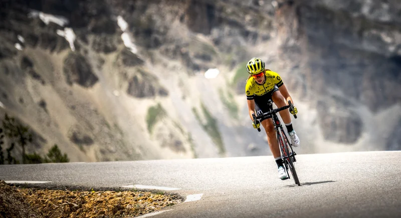 Vélo de route Montée du Col de l'Izoard - Sud · Château-Queyras