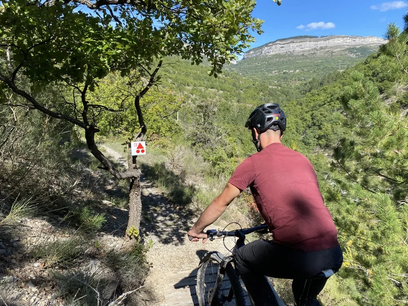 Vélo de route Chemins du Soleil [Variante montagne] · Sisteron