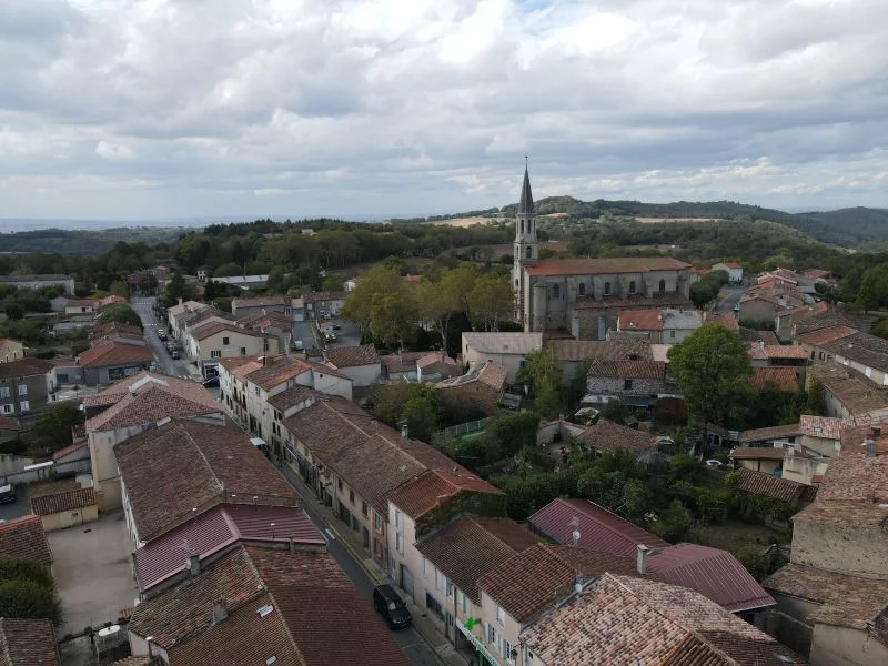 Randonnée Tour du village · Montredon-Labessonnié