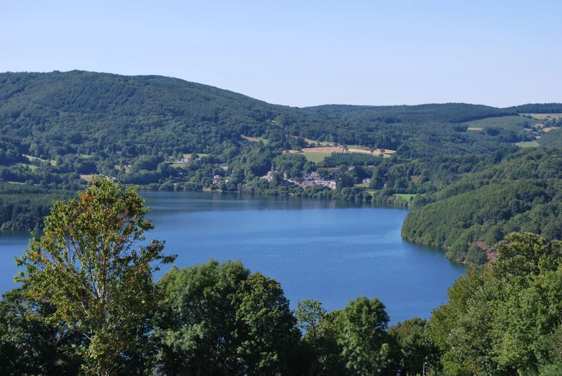 Randonnée Le tour du lac · Nages