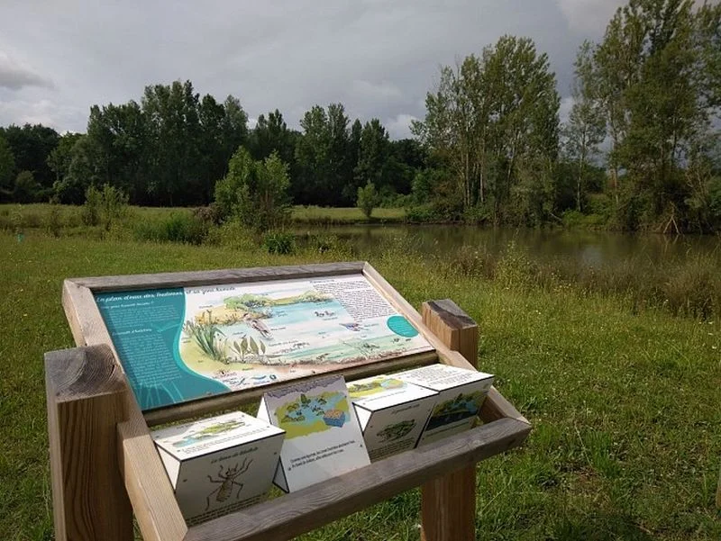 Randonnée Sentier autour de l'eau · Montans