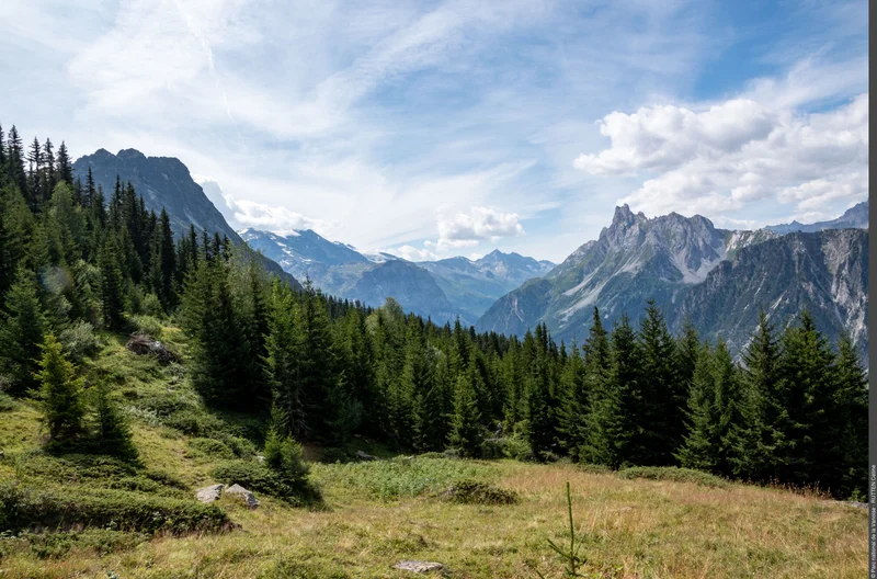 Randonnée Circuit des Montagnettes du Planay : sur les traces de la vie agropastorale d'antan · Planay