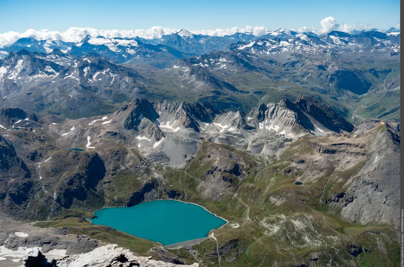 Randonnée Lac de la Sassière : la haute montagne en famille · Tignes