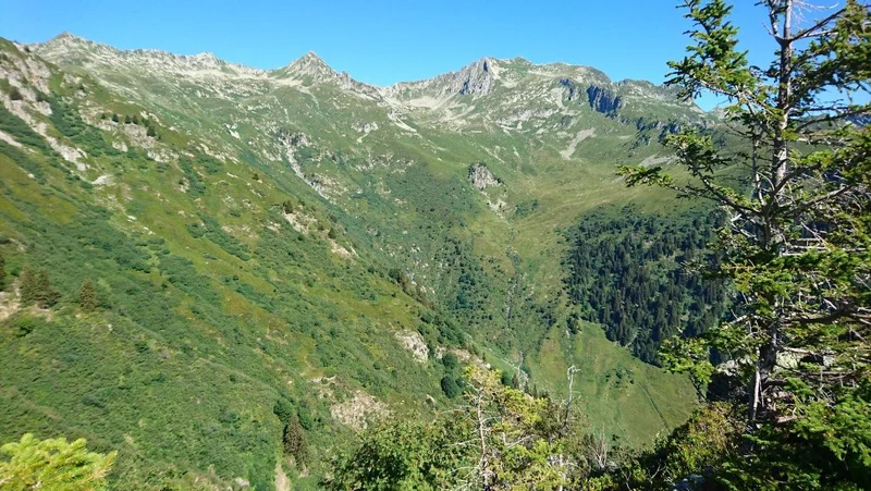 Randonnée Boucle de l'Arpettaz au départ du refuge du Logis des Fées · La Léchère