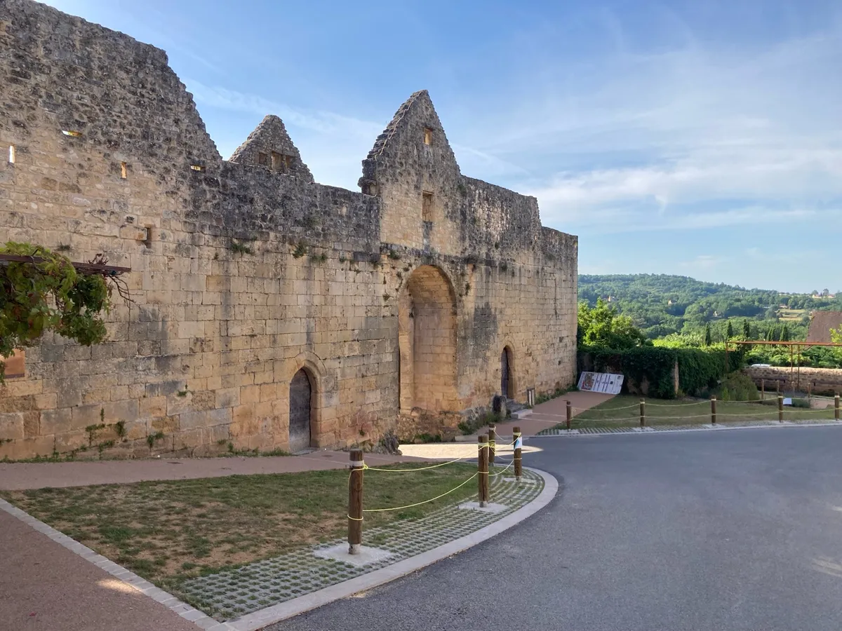 Randonnée Domme - Trou de l’Arc - Château de Caudon · Vitrac