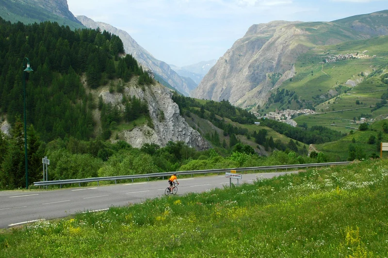 Vélo de Villar d'Arène à Alpe d'Huez · © ️J. Selberg · Droits d'auteur