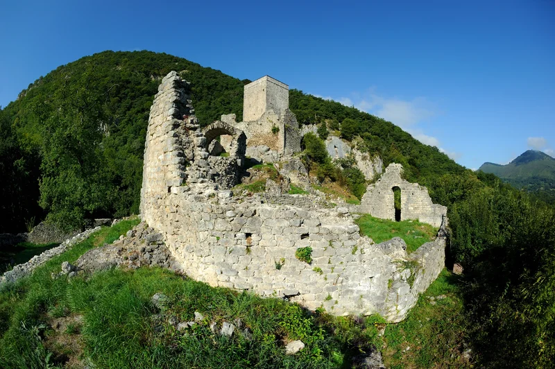Randonnée De la Maison des sources au Château de Bramevaque · Mauléon-Barousse