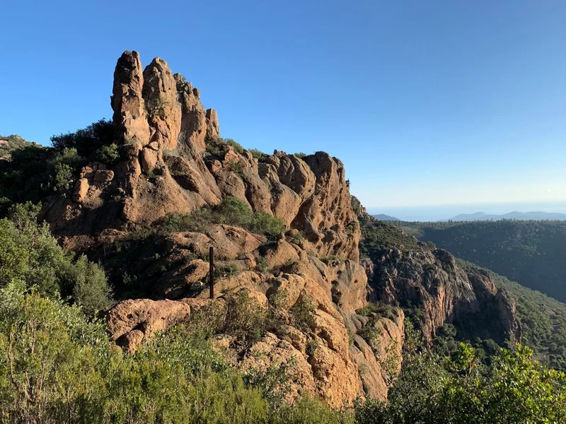 Randonnée Le tour du Mont Vinaigre · Fréjus