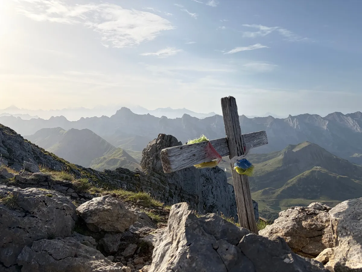 Randonnée Pic de Jallouvre et Pointe Blanche par le col du Rasoir · Le Reposoir